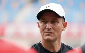 转会期广州队调整名单以备法甲,遗憾出局环节打磨,球迷炸锅,更衣室氛围转暖(吸引前广州队和恒大足校球员加盟) 转会期广州队调整名单以备法甲,遗憾出局环节打磨,球迷炸锅,更衣室氛围转暖(吸引前广州队和恒大足校球员加盟)